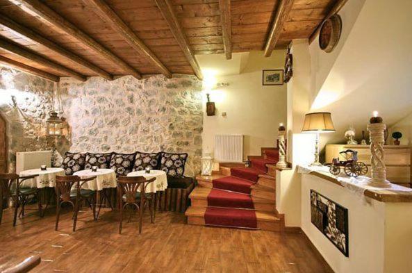Hotel Archontiko Tis Zois Stemnitsa Esterno foto