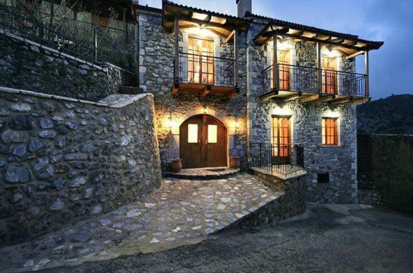 Hotel Archontiko Tis Zois Stemnitsa Esterno foto